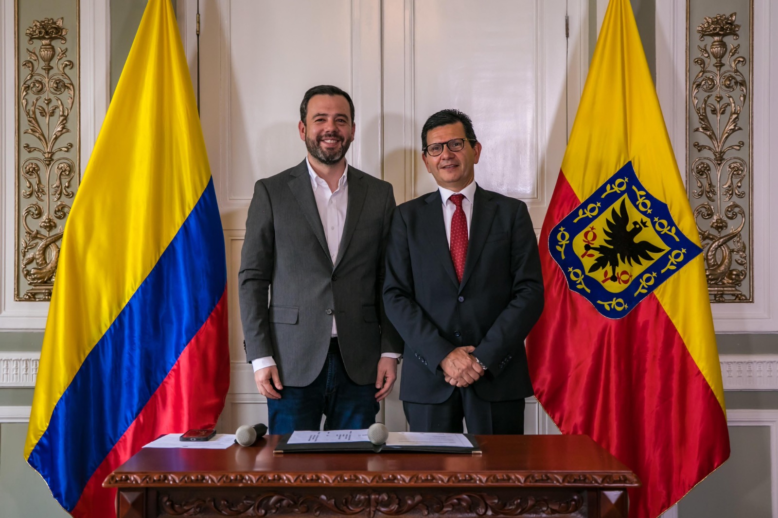 Foto del alcalde de Bogotá Carlos Fernando Galán y el director del Idep Mauricio Castillo Varela