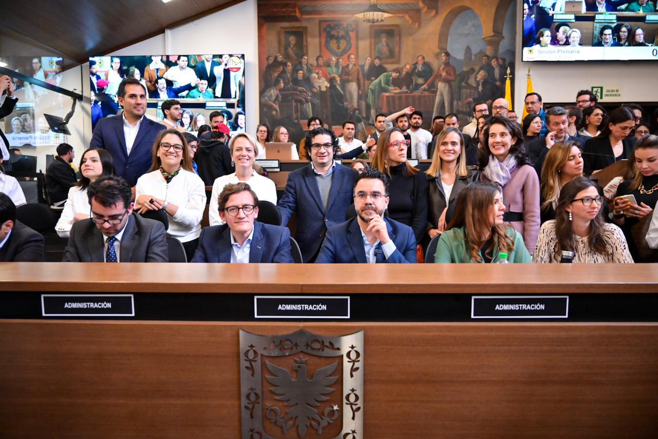 Foto del Equipo del Distrito en el consejo de Bogotá