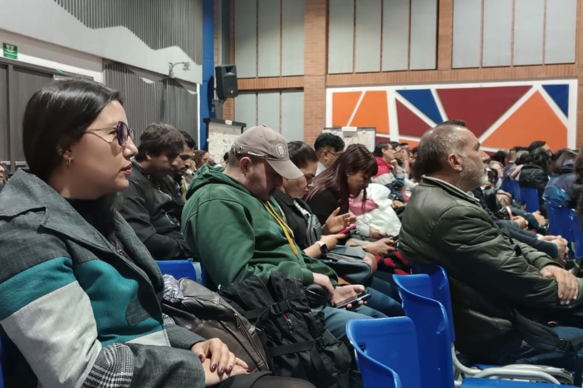 Profes en una charla sobre sistematización