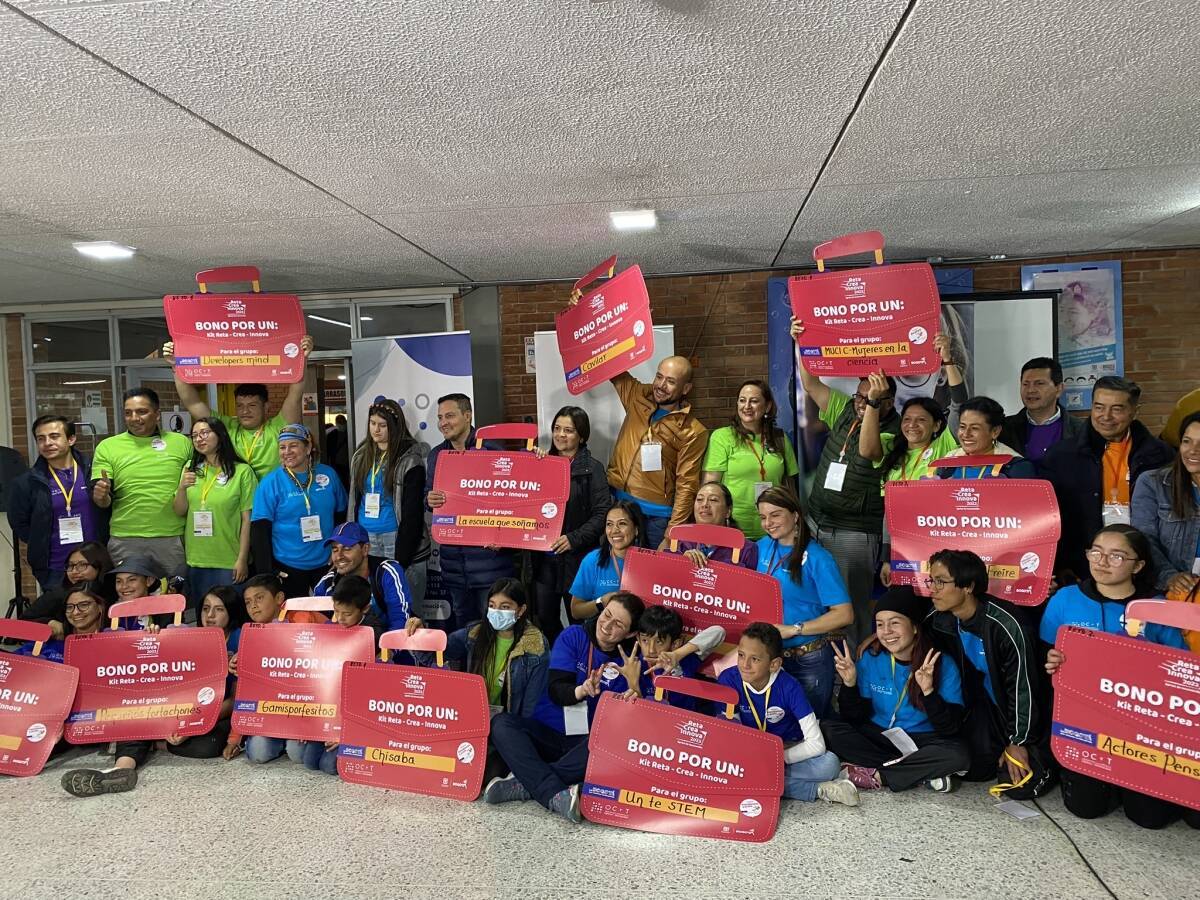 Fotografía de los ganadores del Sprint de innovación educativa Reta Crea Innova