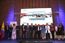 Foto de docentes reconocidos en la gestión institucional